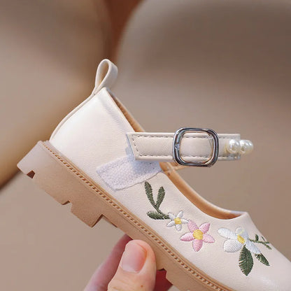 Girls Embroidery Princess Shoes 2024 Spring and Autumn Soft Bottom Children's Leather Shoes Little Girl Shallow Mouth Shoes