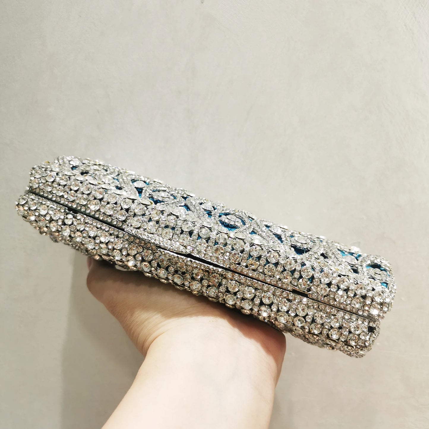 New Crystal Sky Blue Woman Clutch Purse Elegant Stones Evening Metal Handbag Bridal Wedding Party Clutches